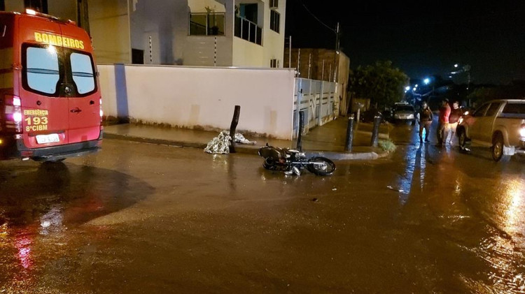 Motociclista morre em colisão com caminhonete em Pontes e Lacerda